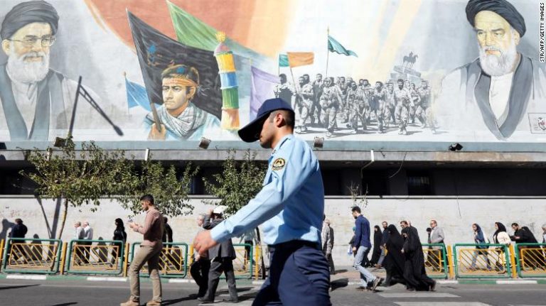 Iran protests: Government supporters join counter rallies